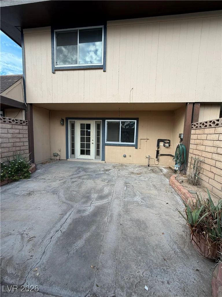6120 Meadowhaven, Las Vegas, NV 89103