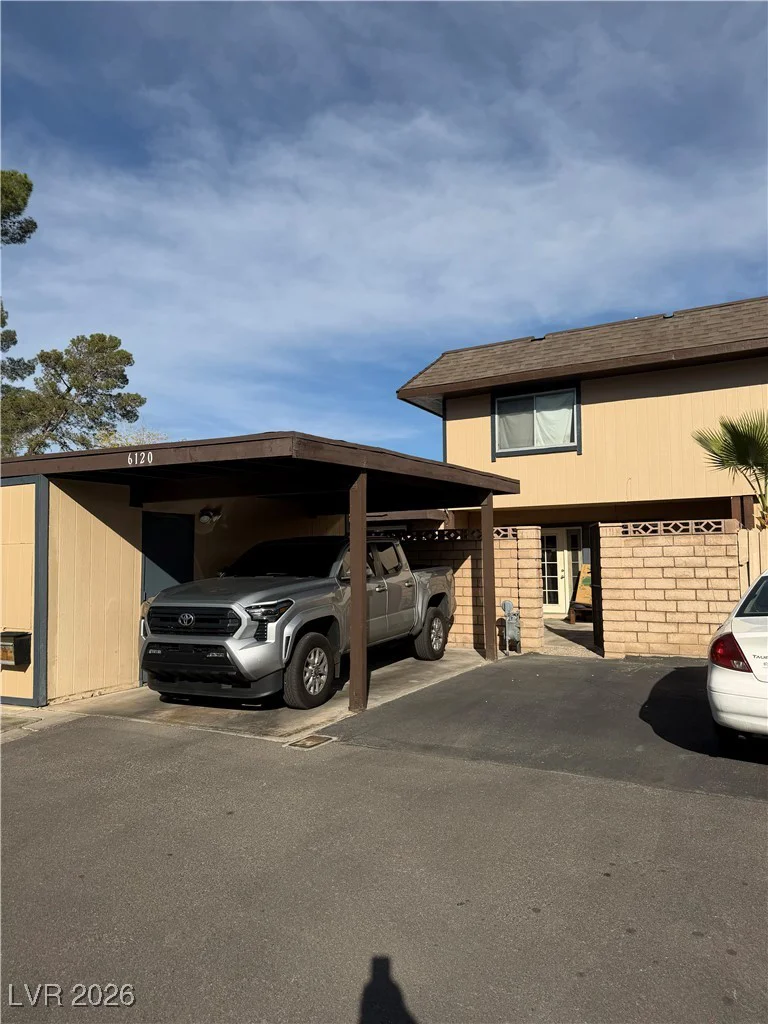 6120 Meadowhaven, Las Vegas, NV 89103