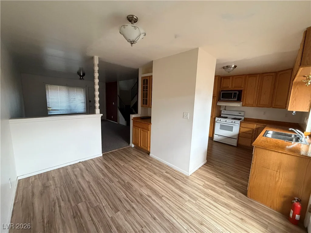 6120 Meadowhaven, Las Vegas, NV 89103