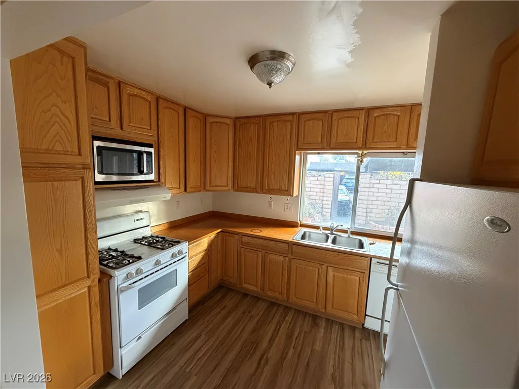 6120 Meadowhaven, Las Vegas, NV 89103