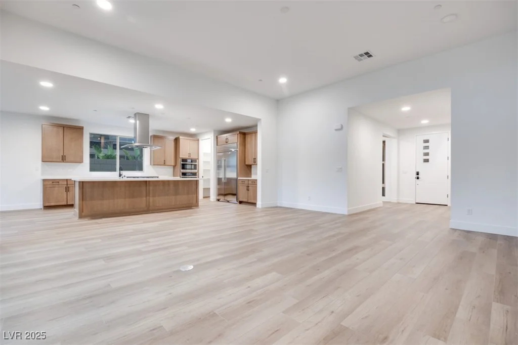 10381 Hanging Lake, Las Vegas, NV 89166