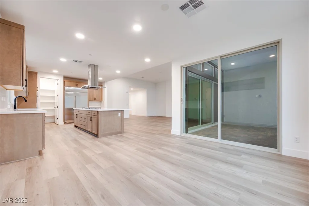 10381 Hanging Lake, Las Vegas, NV 89166