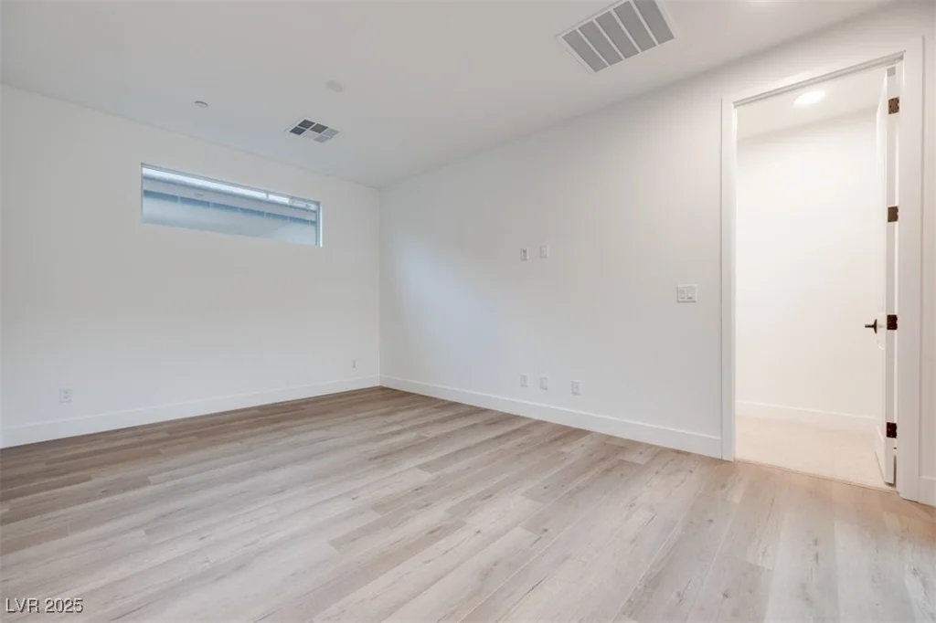 10381 Hanging Lake, Las Vegas, NV 89166