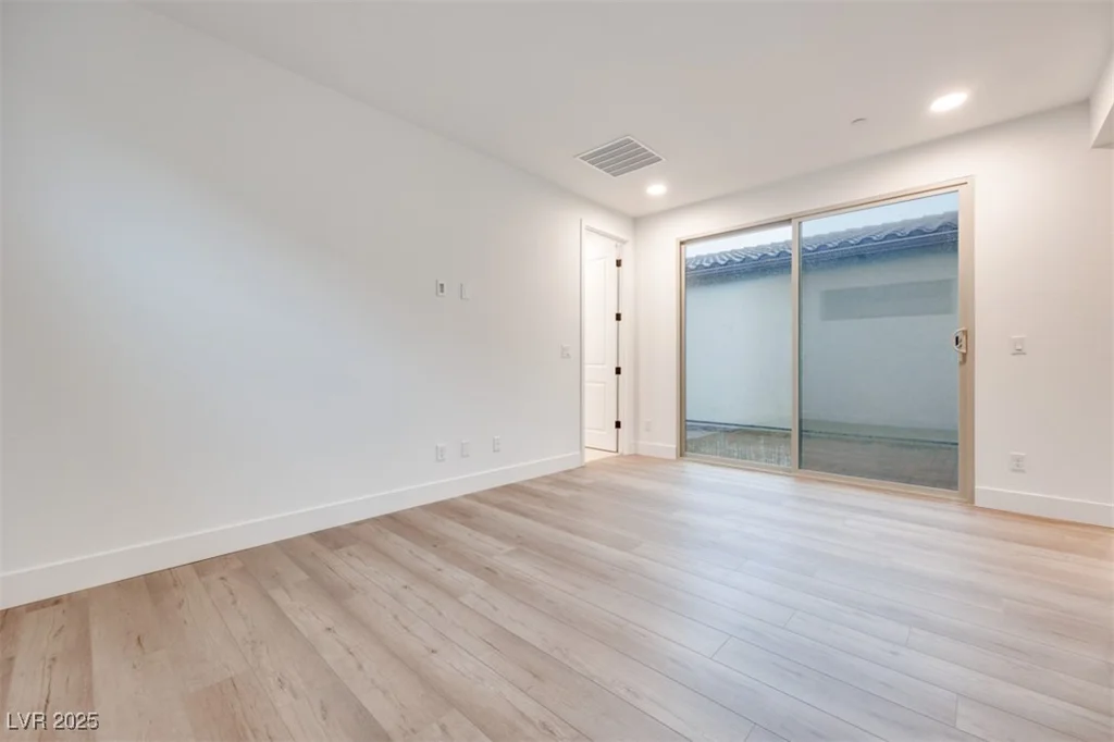 10381 Hanging Lake, Las Vegas, NV 89166