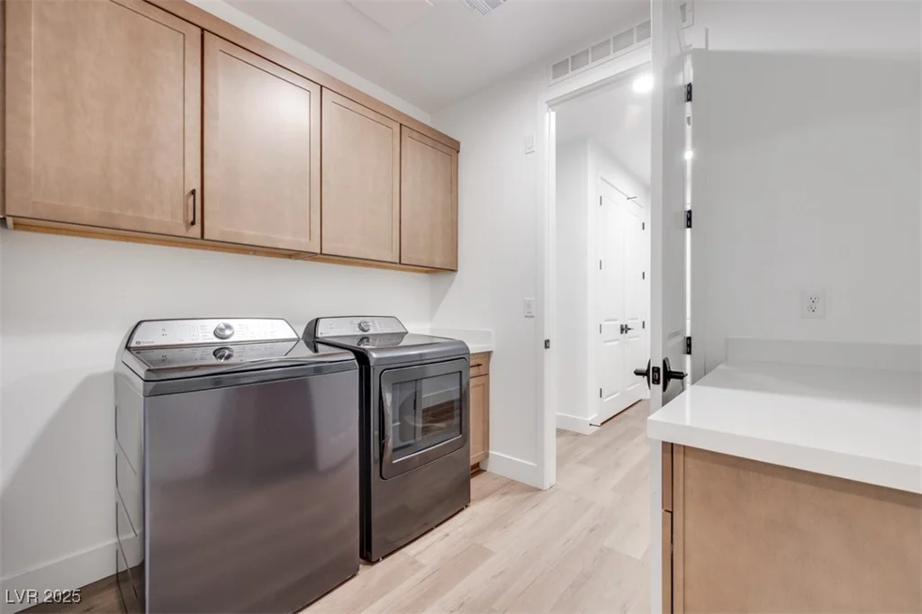 10381 Hanging Lake, Las Vegas, NV 89166