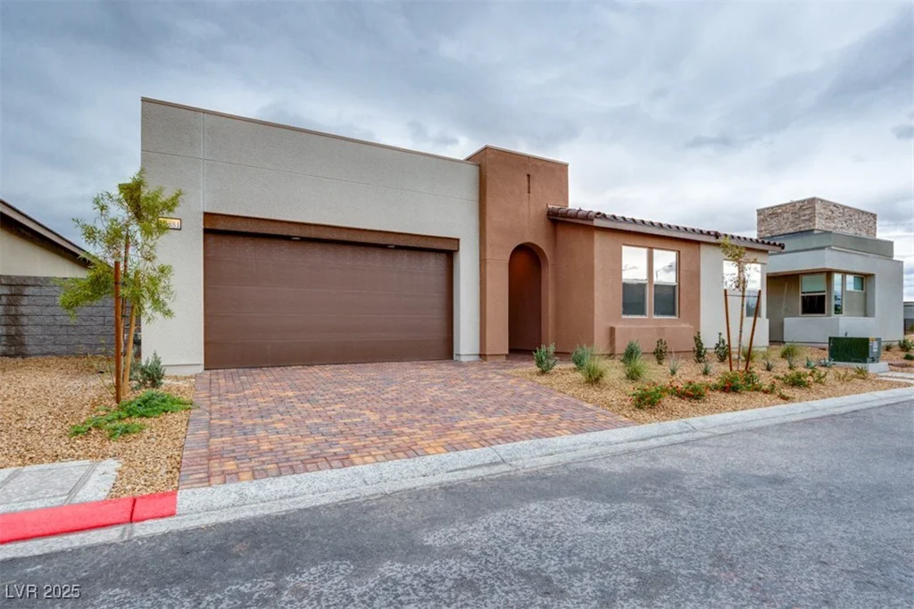 10381 Hanging Lake, Las Vegas, NV 89166