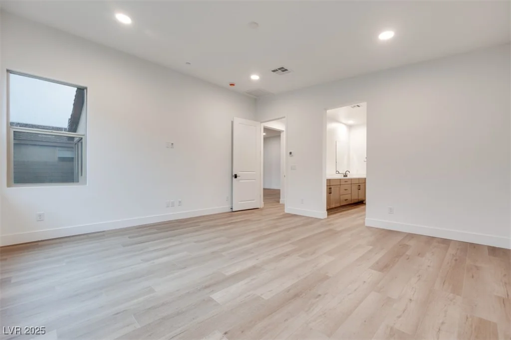 10381 Hanging Lake, Las Vegas, NV 89166