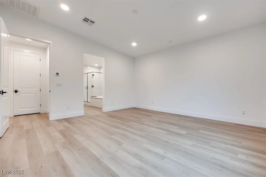 10381 Hanging Lake, Las Vegas, NV 89166