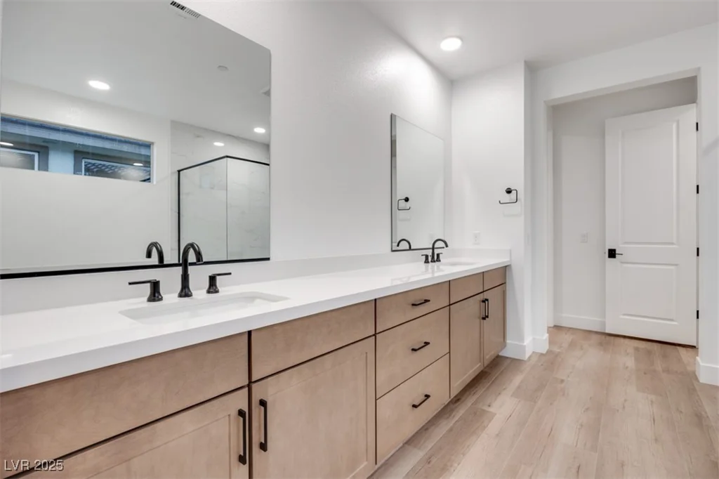 10381 Hanging Lake, Las Vegas, NV 89166