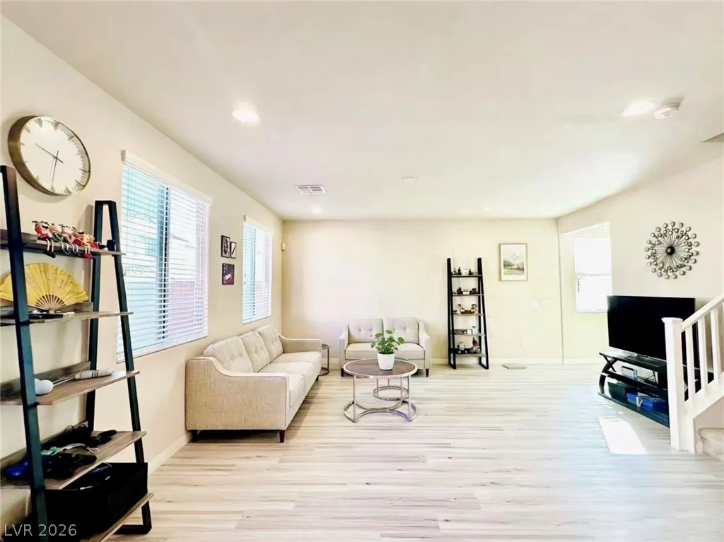 8938 Whitten Park, Las Vegas, NV 89148