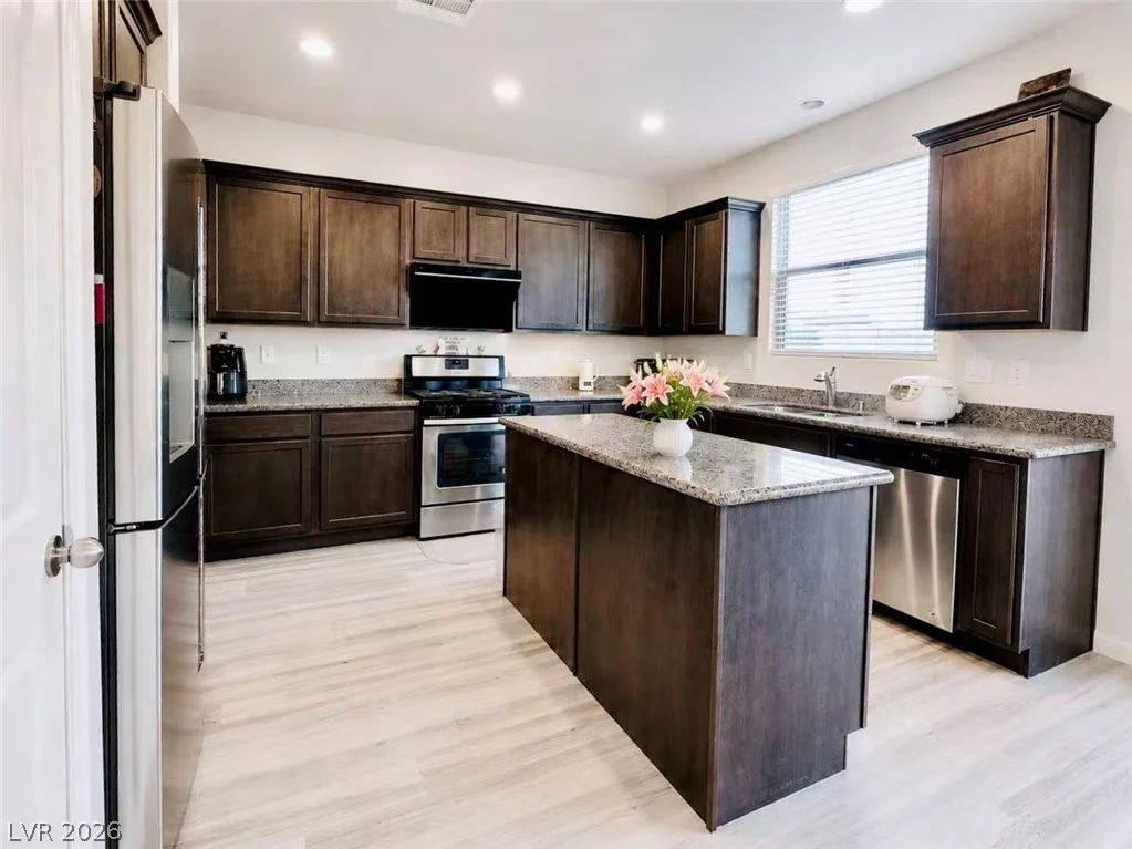 8938 Whitten Park, Las Vegas, NV 89148