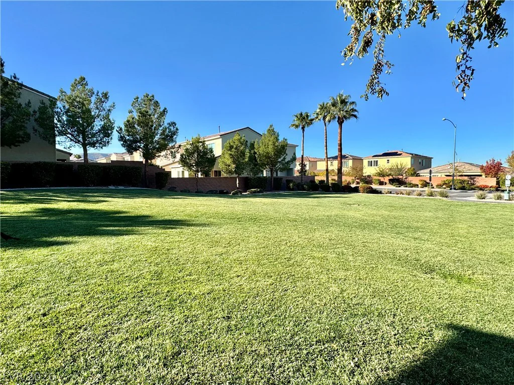 8938 Whitten Park, Las Vegas, NV 89148