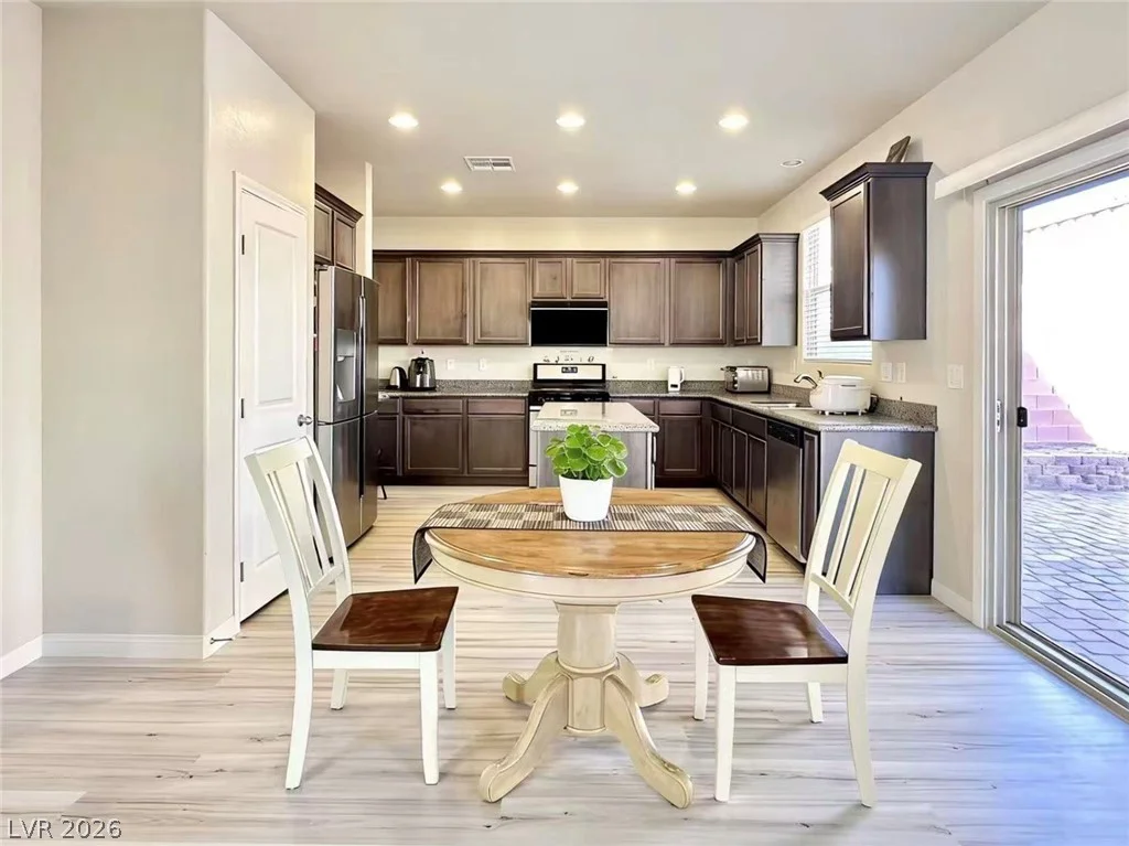 8938 Whitten Park, Las Vegas, NV 89148