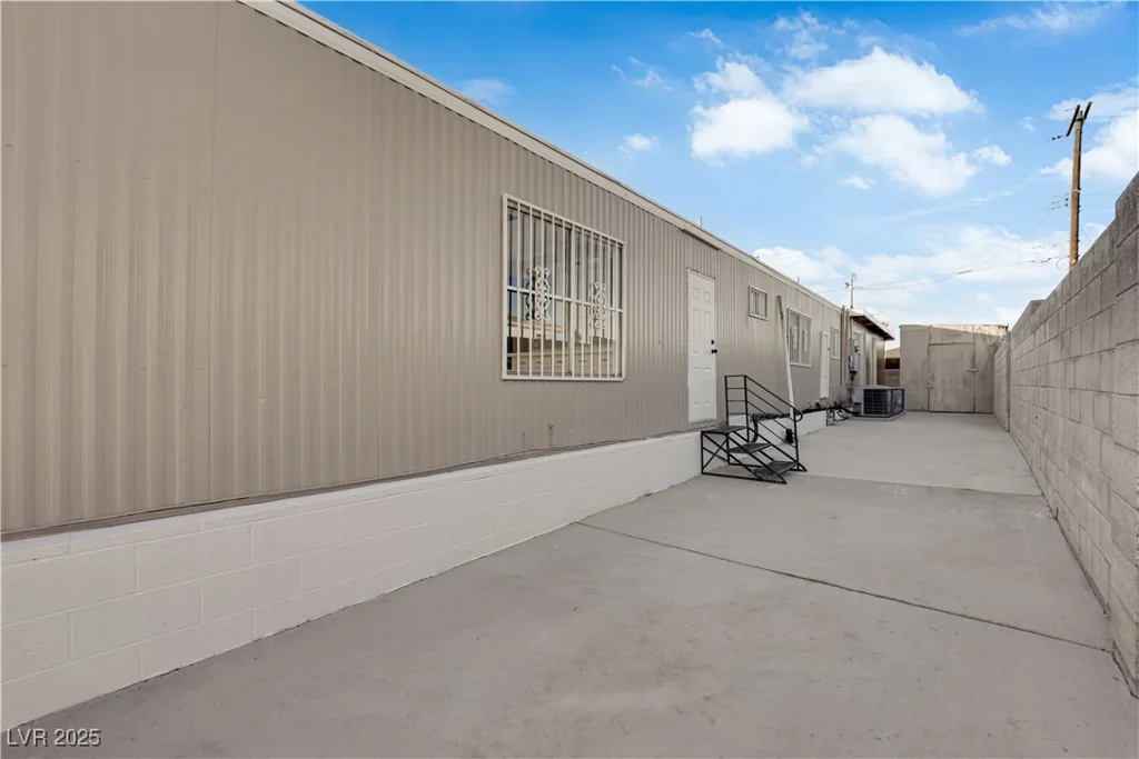 6274 Great Smoky, Las Vegas, NV 89156