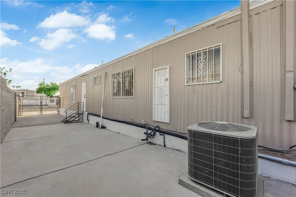 6274 Great Smoky, Las Vegas, NV 89156