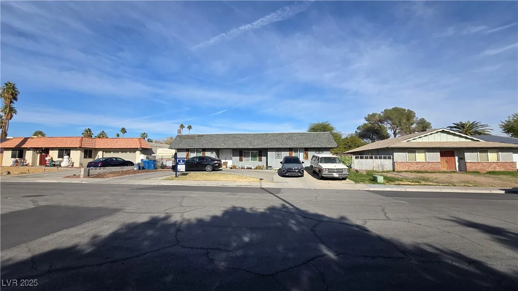 3720 Antigua, Las Vegas, NV 89121