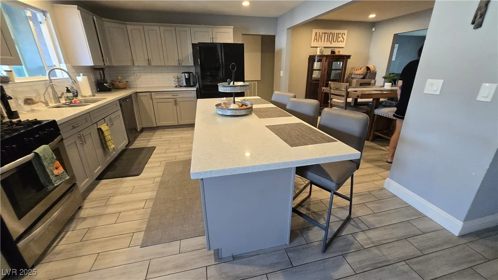 3720 Antigua, Las Vegas, NV 89121