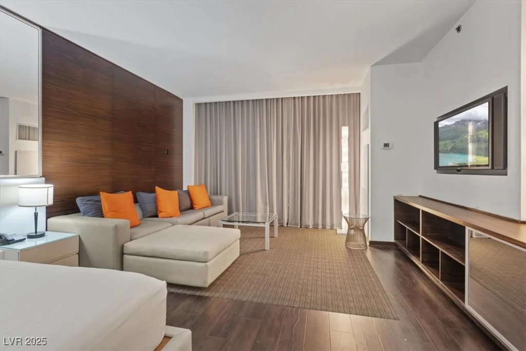 4381 Flamingo, Las Vegas, NV 89103