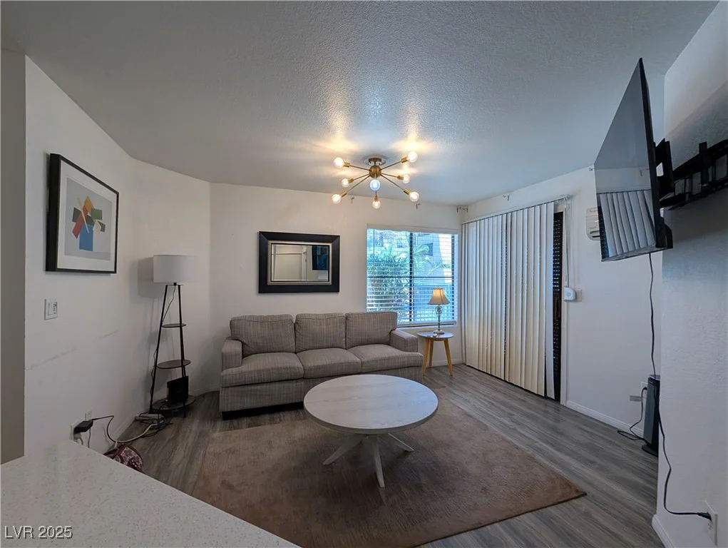 460 Elm, Las Vegas, NV 89169