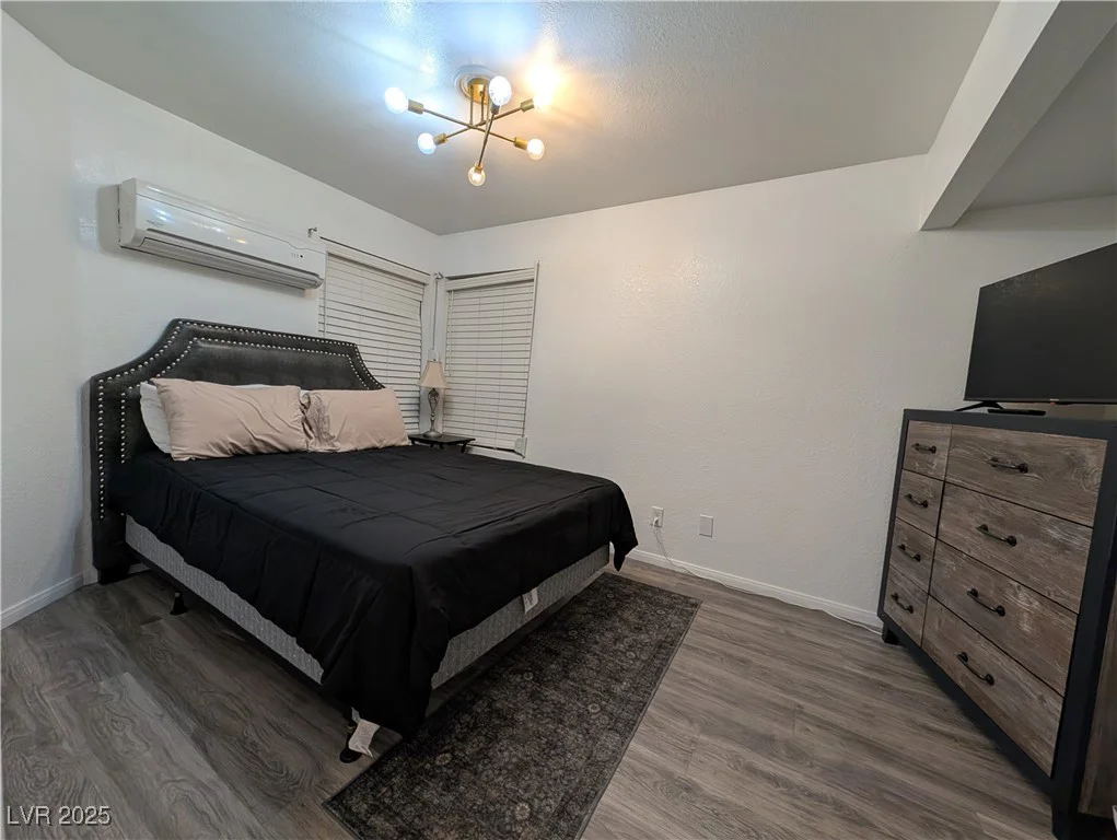 460 Elm, Las Vegas, NV 89169