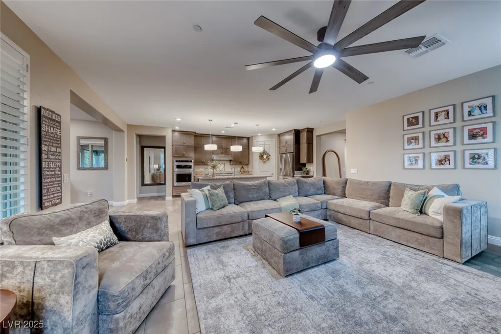 11 Desert Ivy, Henderson, NV 89011