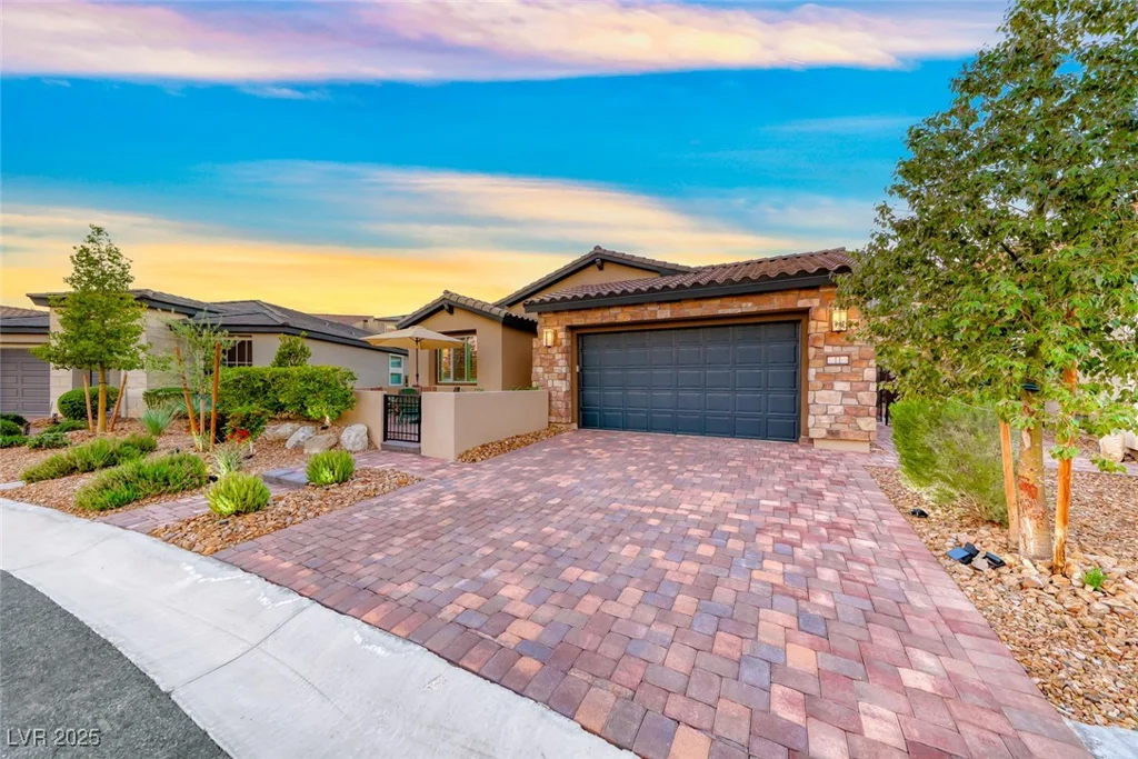 11 Desert Ivy, Henderson, NV 89011