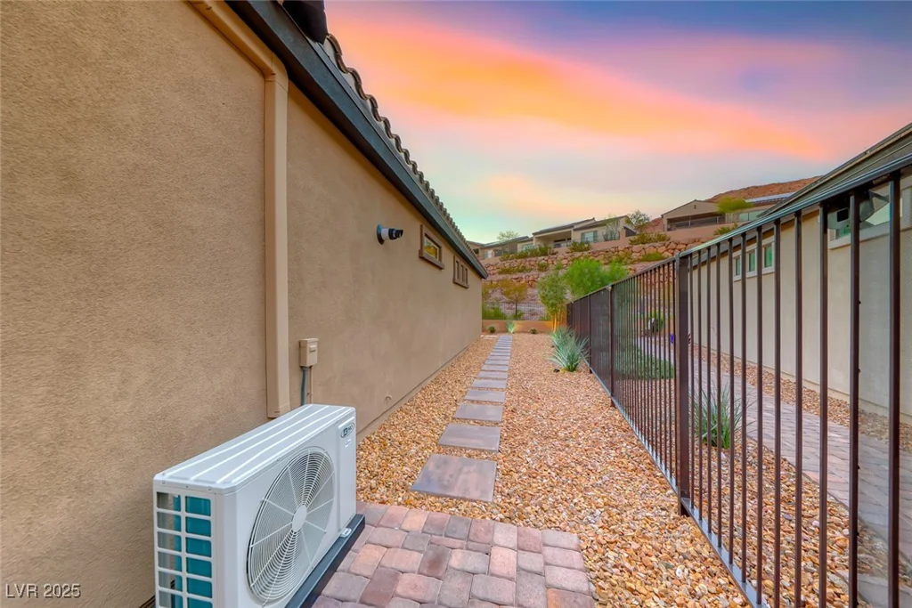 11 Desert Ivy, Henderson, NV 89011