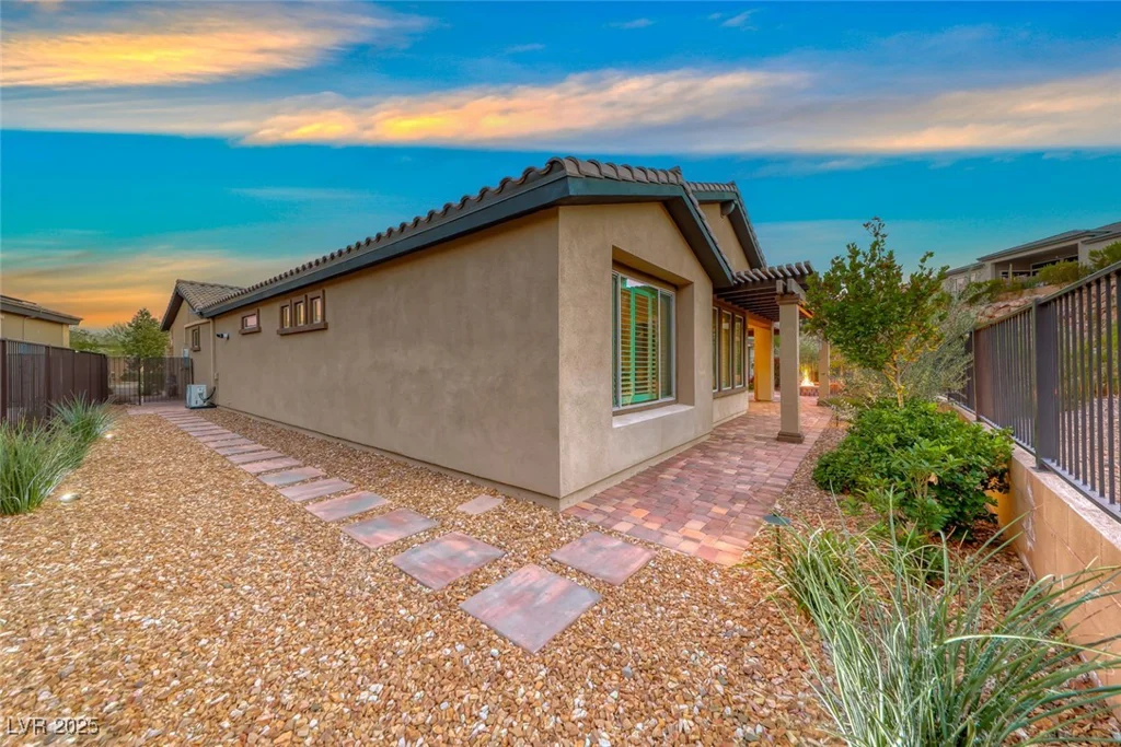 11 Desert Ivy, Henderson, NV 89011