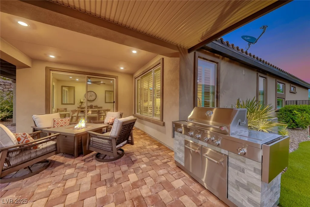 11 Desert Ivy, Henderson, NV 89011