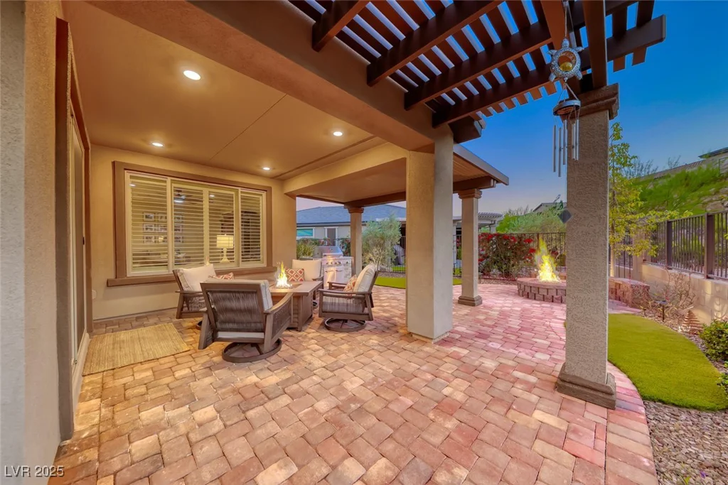 11 Desert Ivy, Henderson, NV 89011