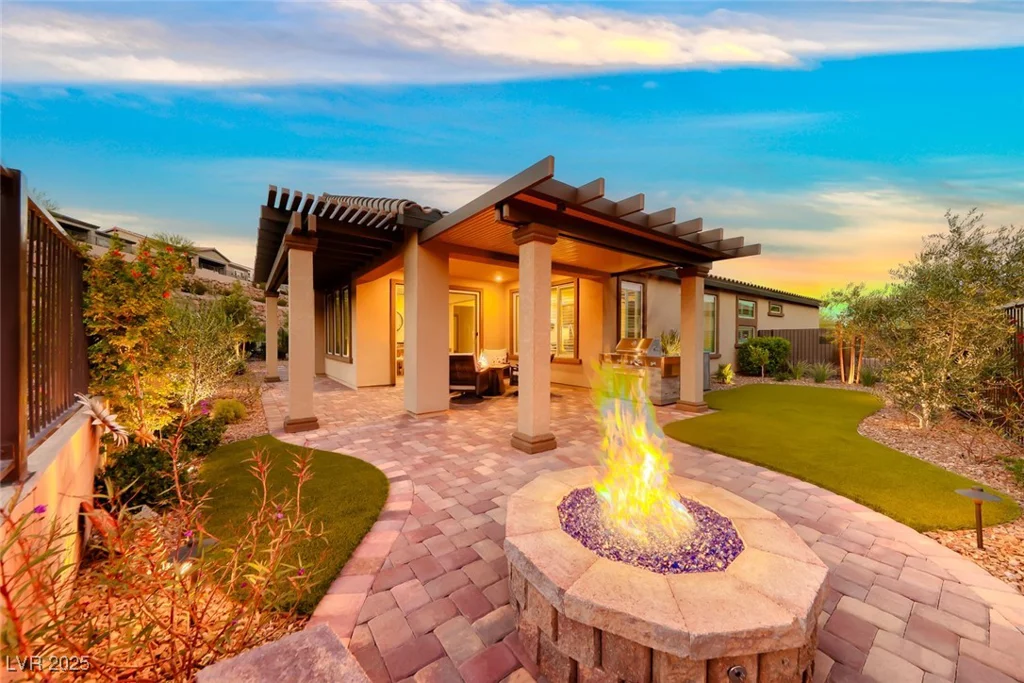 11 Desert Ivy, Henderson, NV 89011