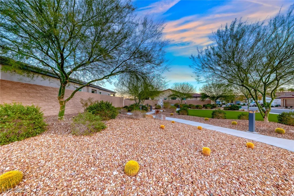 11 Desert Ivy, Henderson, NV 89011
