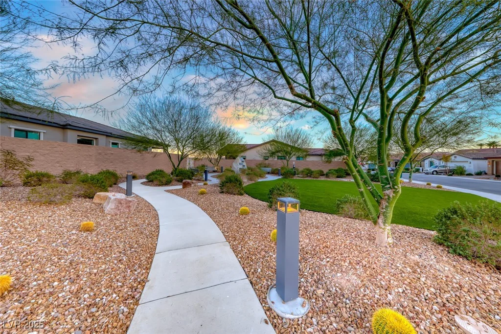 11 Desert Ivy, Henderson, NV 89011