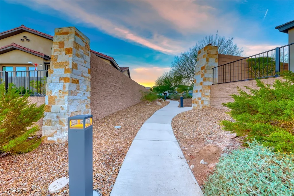 11 Desert Ivy, Henderson, NV 89011