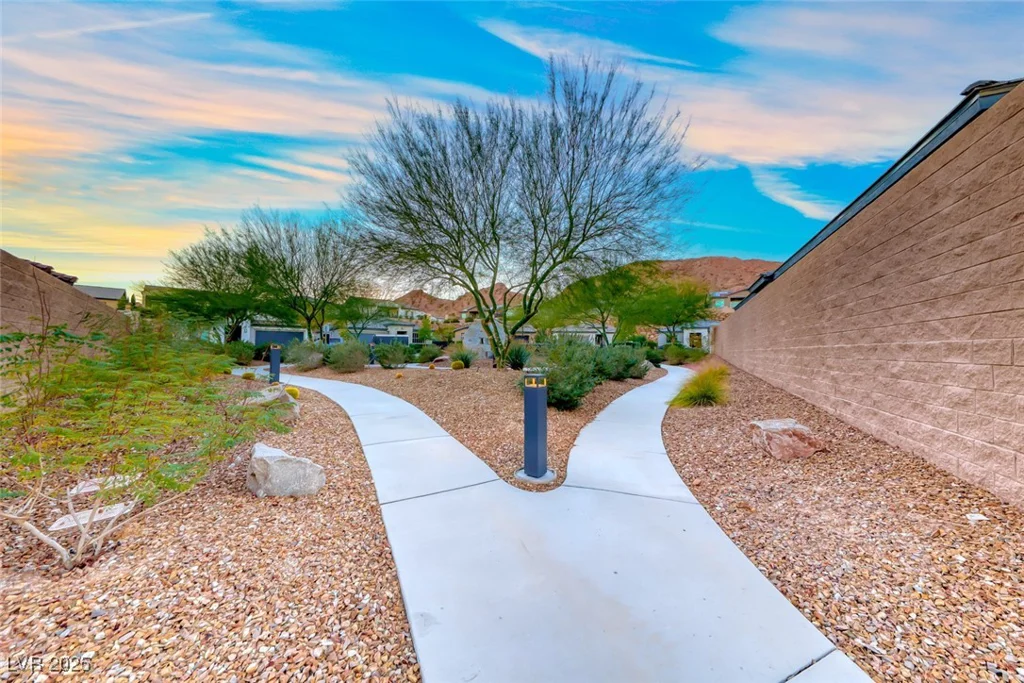 11 Desert Ivy, Henderson, NV 89011