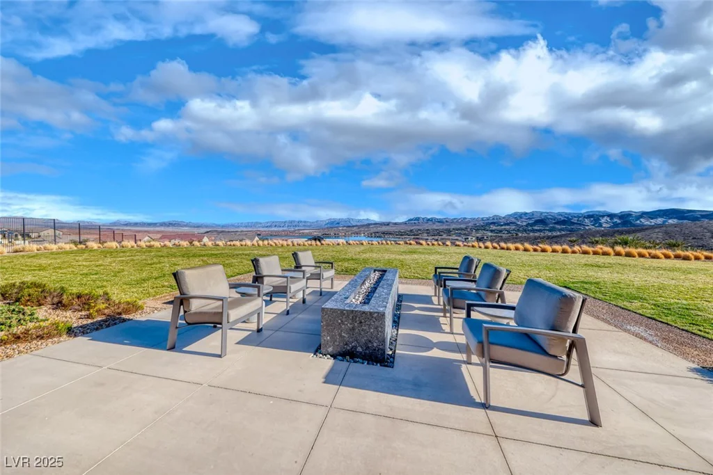 11 Desert Ivy, Henderson, NV 89011