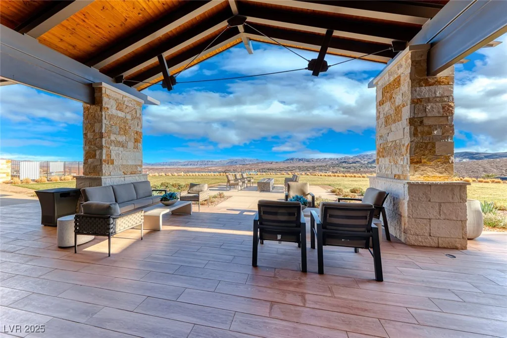 11 Desert Ivy, Henderson, NV 89011