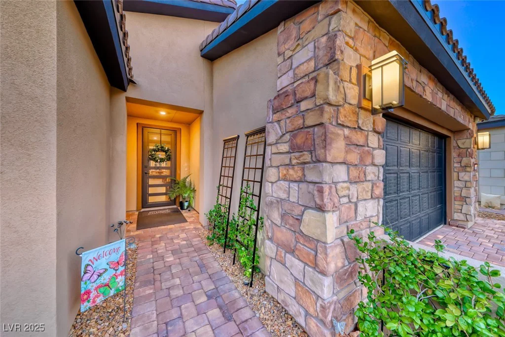 11 Desert Ivy, Henderson, NV 89011