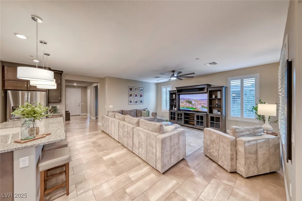 11 Desert Ivy, Henderson, NV 89011