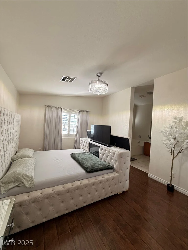 6643 Montezuma Castle, North Las Vegas, NV 89084