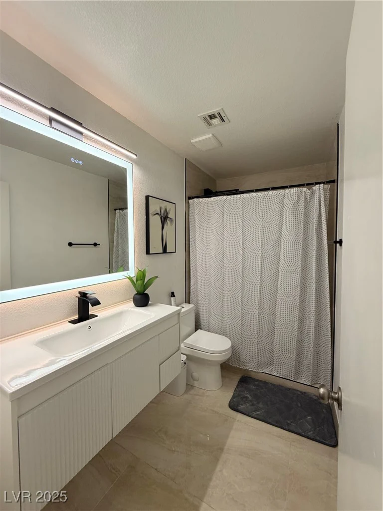 6643 Montezuma Castle, North Las Vegas, NV 89084