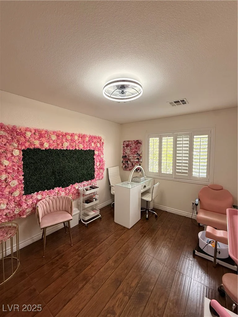 6643 Montezuma Castle, North Las Vegas, NV 89084