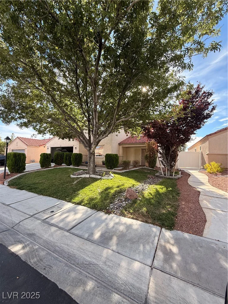 6643 Montezuma Castle, North Las Vegas, NV 89084