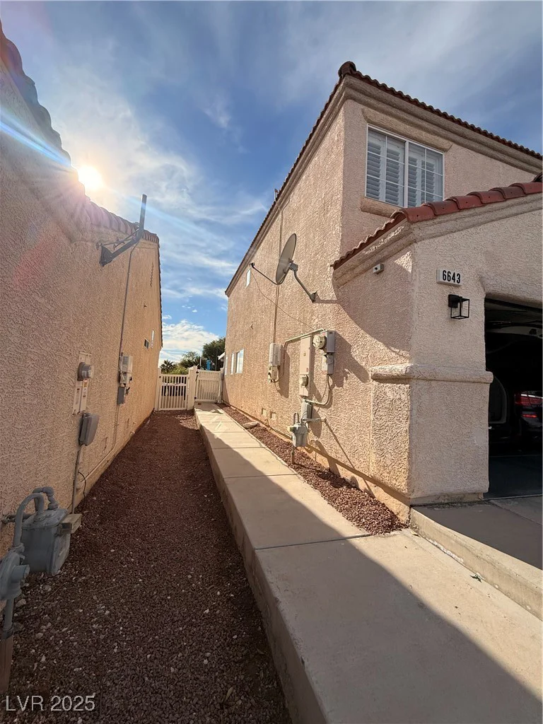 6643 Montezuma Castle, North Las Vegas, NV 89084