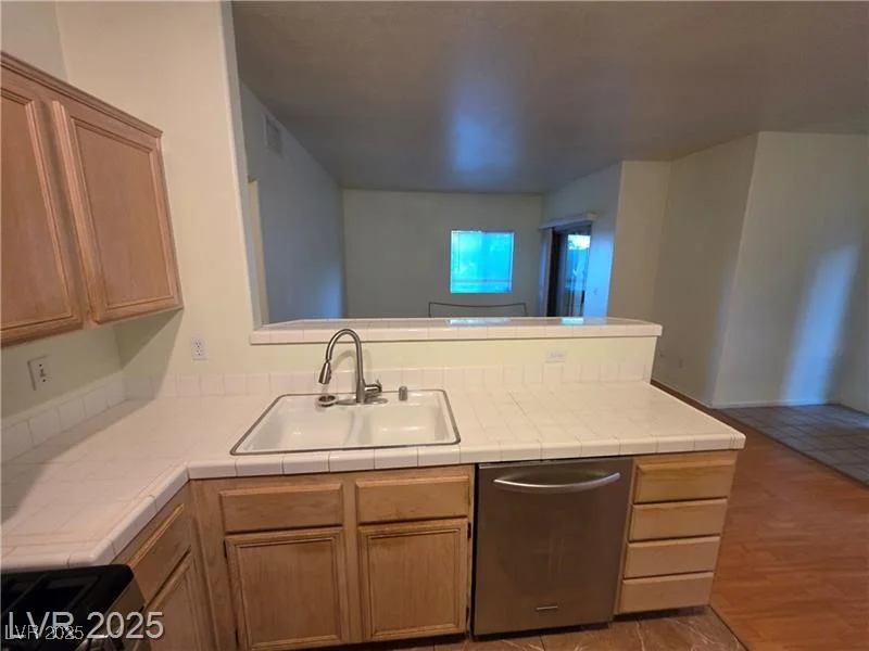 2110 Los Feliz, Las Vegas, NV 89156