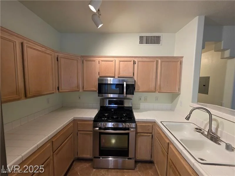 2110 Los Feliz, Las Vegas, NV 89156