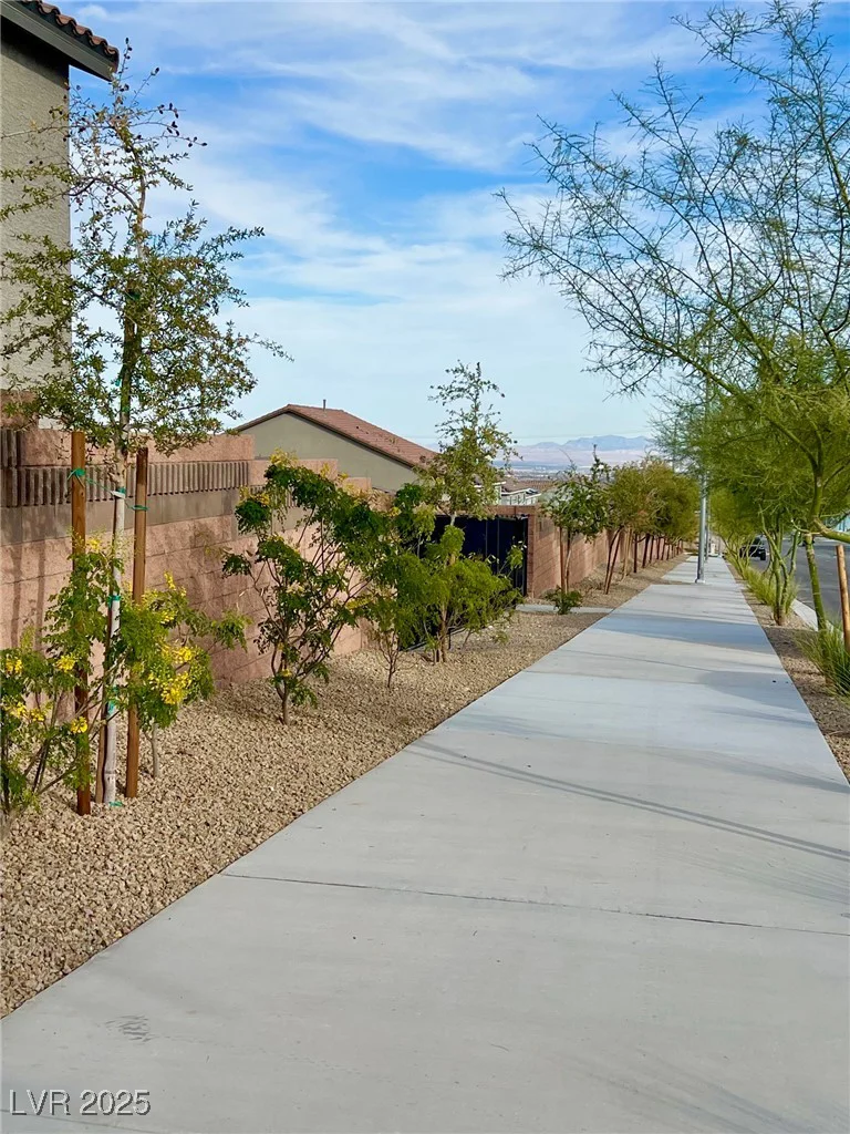 10855 Trail Crest, Las Vegas, NV 89166