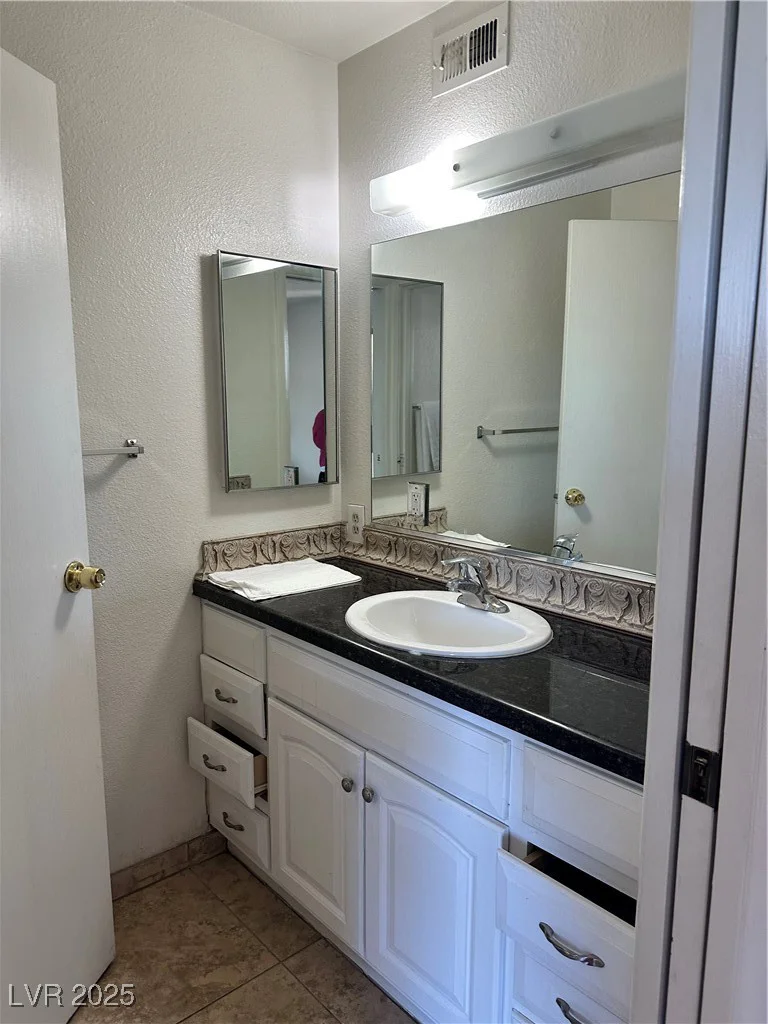 2080 Karen, Las Vegas, NV 89169
