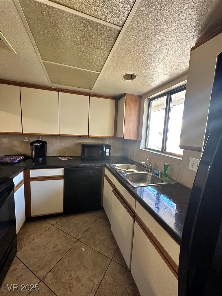 2080 Karen, Las Vegas, NV 89169