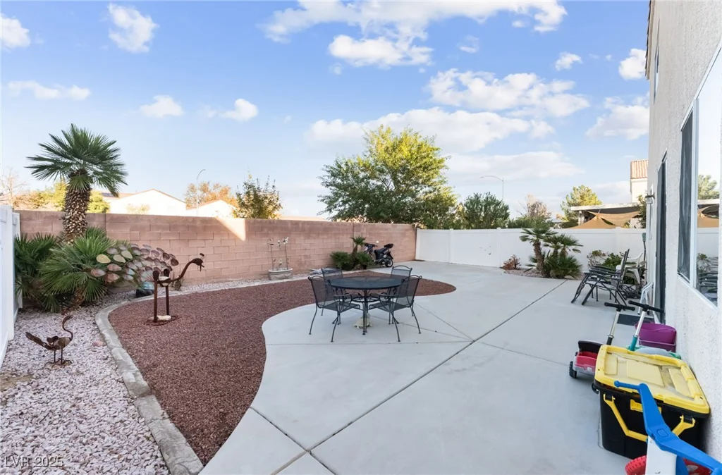 6738 Cinnabar Coast, North Las Vegas, NV 89084